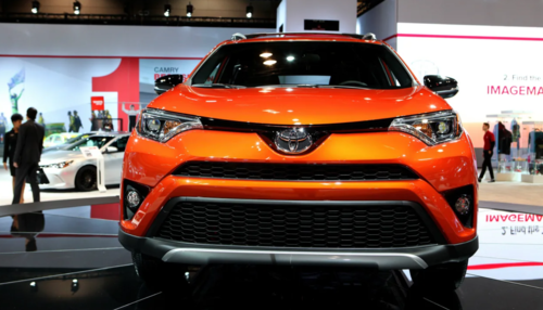 Тоёота компани АНУ-аас 1.8 сая RAV4 автомашинаа эргүүлэн татлаа 